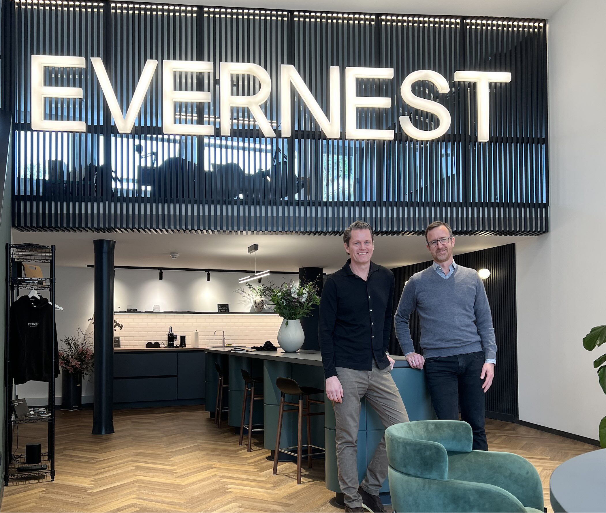 Christian Evers und Robert Kaiser im Evernest Showroom in Köln